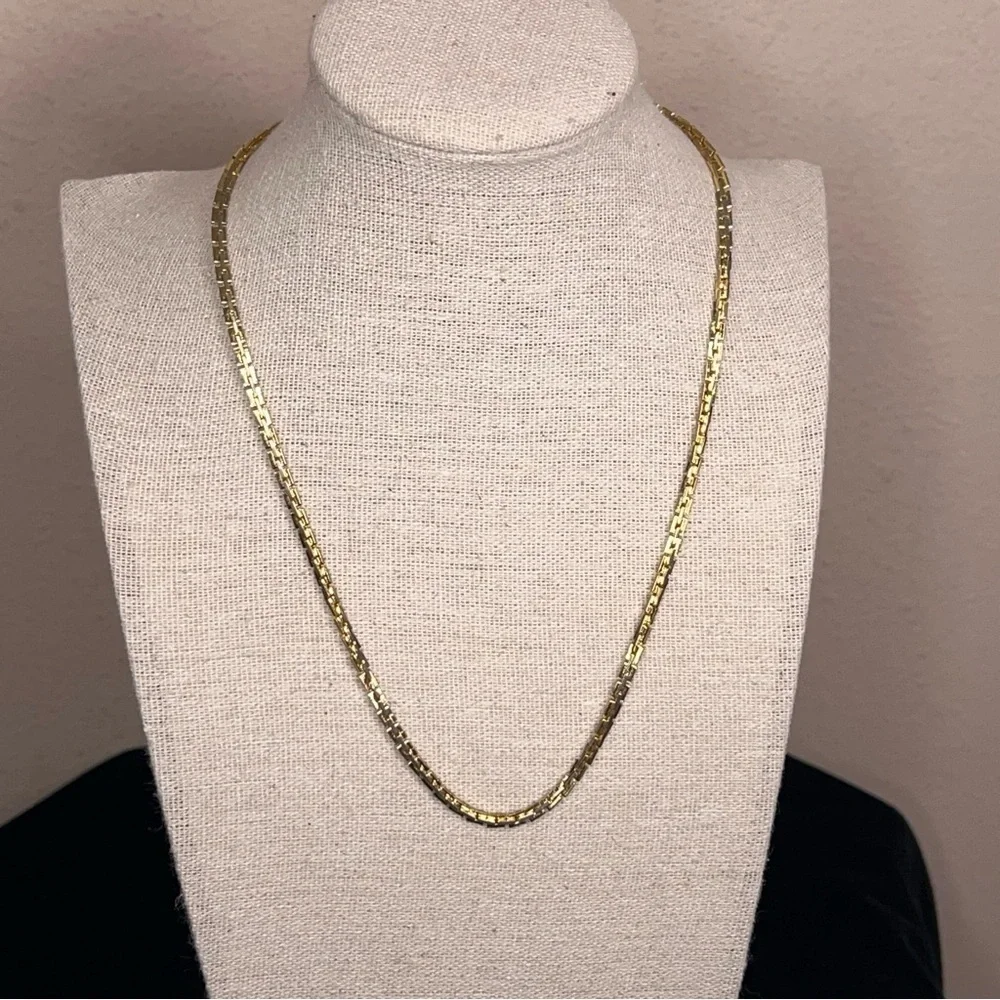 Vintage Long Gold Tone Link Style Chain 17” Classic Retro Elegant Gift
